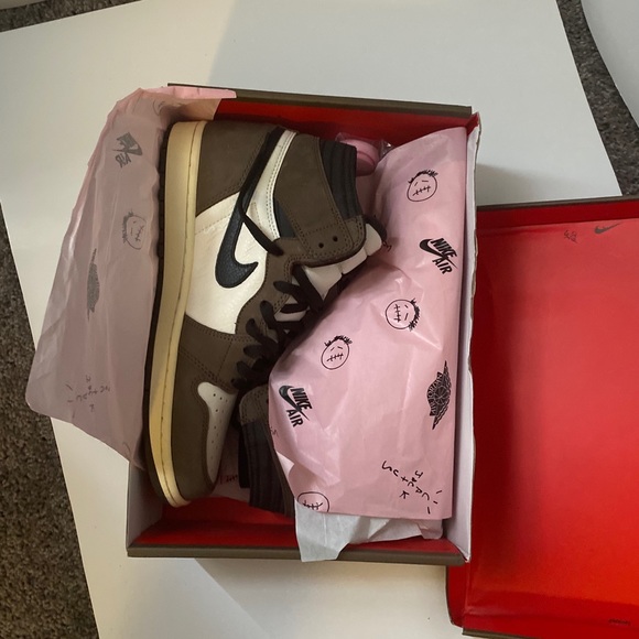 Travis Scott 1 - Picture 2 of 6